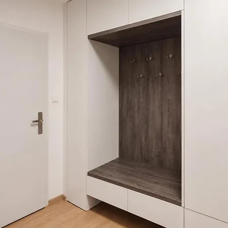 Family Haven - 45 Min To Vienna & Free Parking * 브라티슬라바